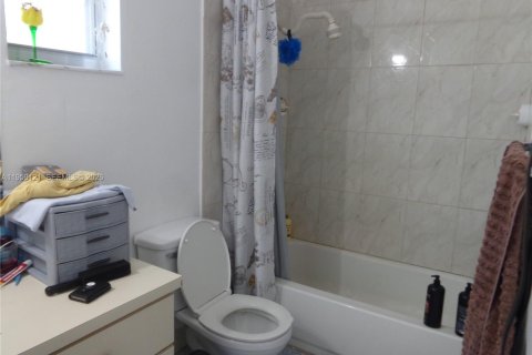 Купить виллу или дом в Майами-Гарденс, Флорида 3 спальни, 165.92м2, № 2017864 - фото 9