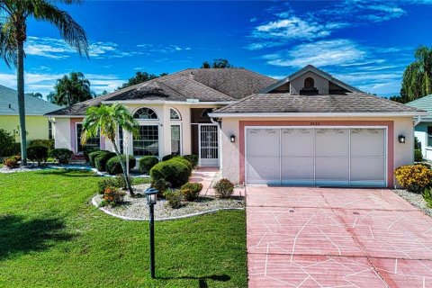 House in Sun City Center, Florida 3 bedrooms, 157.19 sq.m. № 2334135