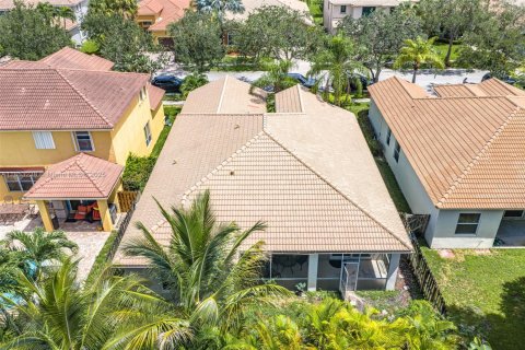 House in Weston, Florida 4 bedrooms, 201.78 sq.m. № 2065565 - photo 2