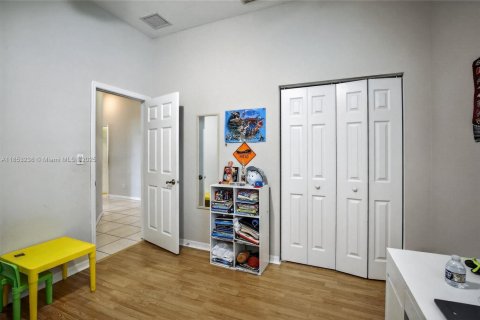 House in Weston, Florida 4 bedrooms, 201.78 sq.m. № 2065565 - photo 30