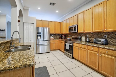 House in Weston, Florida 4 bedrooms, 201.78 sq.m. № 2065565 - photo 14