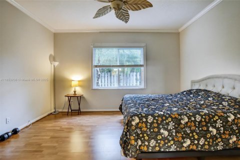 House in Weston, Florida 4 bedrooms, 201.78 sq.m. № 2065565 - photo 21