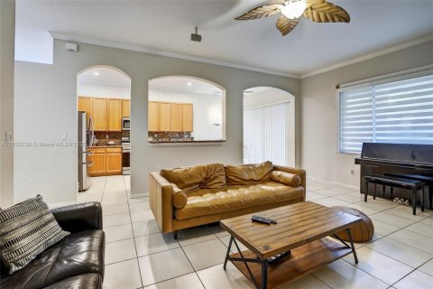 House in Weston, Florida 4 bedrooms, 201.78 sq.m. № 2065565 - photo 12