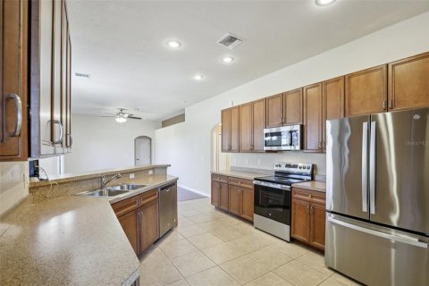 Villa ou maison à vendre à Port Charlotte, Floride: 4 chambres, 206.15 m2 № 2413596 - photo 12