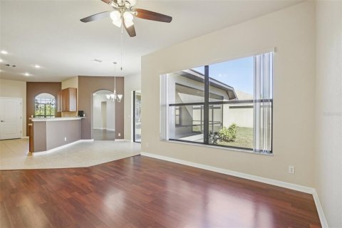 Villa ou maison à vendre à Port Charlotte, Floride: 4 chambres, 206.15 m2 № 2413596 - photo 8