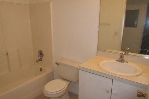 Commercial property in Bradenton, Florida 6 bedrooms, 195.84 sq.m. № 1767237 - photo 9
