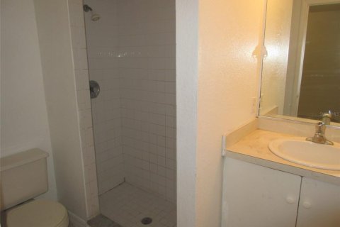 Commercial property in Bradenton, Florida 6 bedrooms, 195.84 sq.m. № 1767237 - photo 6