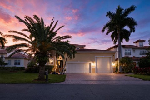 Casa en venta en Tierra Verde, Florida, 5 dormitorios, 356.28 m2 № 2430640 - foto 2