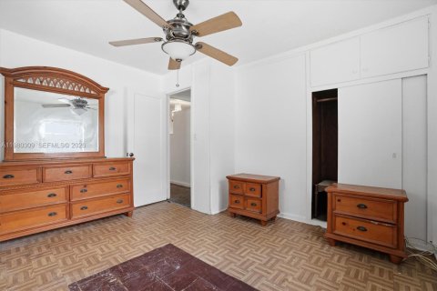 Villa ou maison à vendre à North Miami, Floride: 3 chambres, 154.68 m2 № 2048041 - photo 15