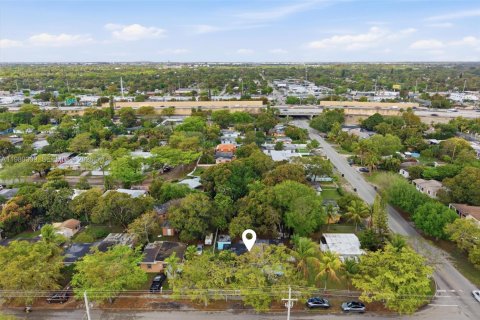Villa ou maison à vendre à North Miami, Floride: 3 chambres, 154.68 m2 № 2048041 - photo 26