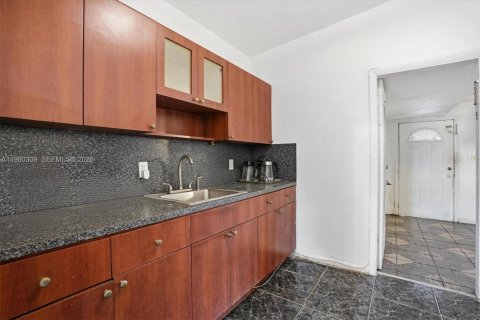 Villa ou maison à vendre à North Miami, Floride: 3 chambres, 154.68 m2 № 2048041 - photo 11