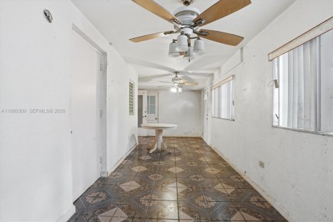 Villa ou maison à vendre à North Miami, Floride: 3 chambres, 154.68 m2 № 2048041 - photo 6