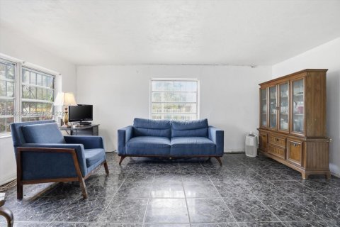 Villa ou maison à vendre à North Miami, Floride: 3 chambres, 154.68 m2 № 2048041 - photo 7
