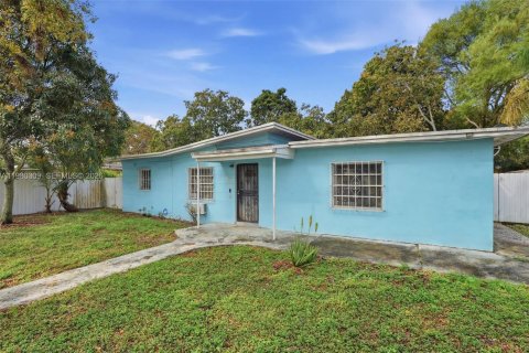Villa ou maison à vendre à North Miami, Floride: 3 chambres, 154.68 m2 № 2048041 - photo 27