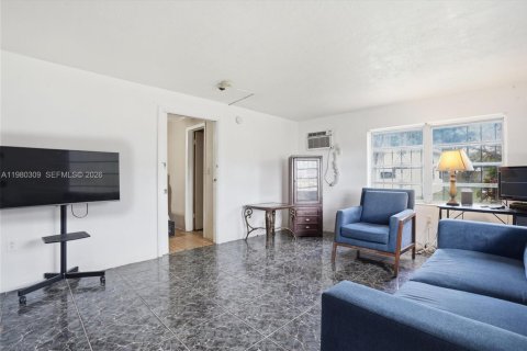 Villa ou maison à vendre à North Miami, Floride: 3 chambres, 154.68 m2 № 2048041 - photo 9