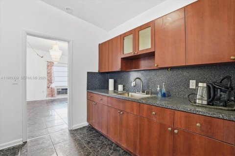 Villa ou maison à vendre à North Miami, Floride: 3 chambres, 154.68 m2 № 2048041 - photo 12