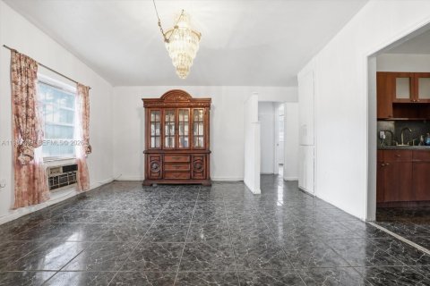Villa ou maison à vendre à North Miami, Floride: 3 chambres, 154.68 m2 № 2048041 - photo 5