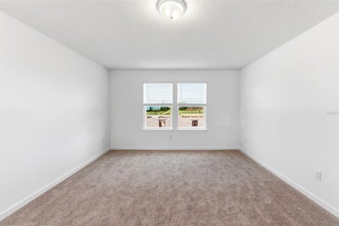 House in Zephyrhills, Florida 5 bedrooms, 303.51 sq.m. № 2149381 - photo 9