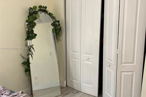 Condominio en venta en Miami, Florida, 3 dormitorios, 85.56 m2 № 1962670 - foto 10