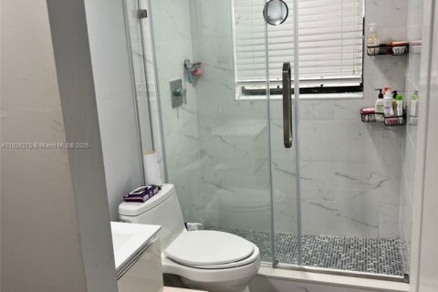 Condominio en venta en Miami, Florida, 3 dormitorios, 85.56 m2 № 1962670 - foto 11