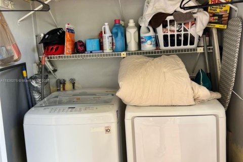 Condominio en venta en Miami, Florida, 3 dormitorios, 85.56 m2 № 1962670 - foto 13