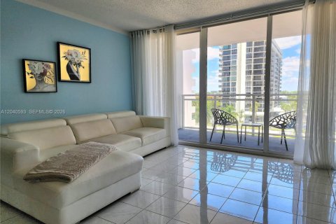 Condominio en venta en Hallandale Beach, Florida, 1 dormitorio, 83.24 m2 № 2087892 - foto 6