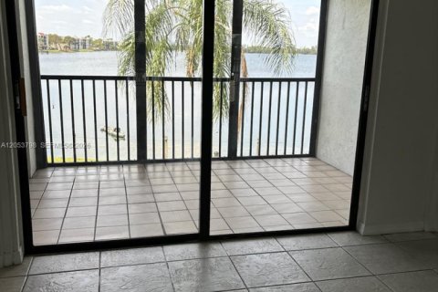Copropriété à louer à Oakland Park, Floride: 2 chambres, 85.47 m2 № 2180367 - photo 9