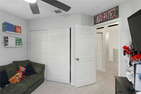 House in Miramar, Florida 4 bedrooms, 193.52 sq.m. № 2041586 - photo 18