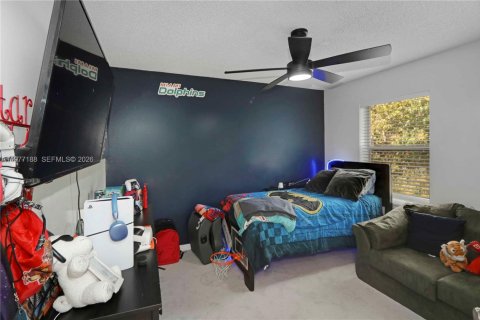 House in Miramar, Florida 4 bedrooms, 193.52 sq.m. № 2041586 - photo 17