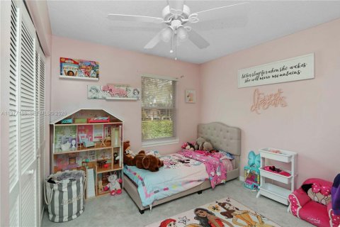 House in Miramar, Florida 4 bedrooms, 193.52 sq.m. № 2041586 - photo 20