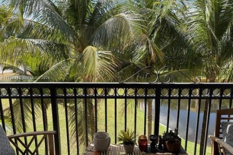 Condo in Sunrise, Florida, 3 bedrooms  № 2034111 - photo 22