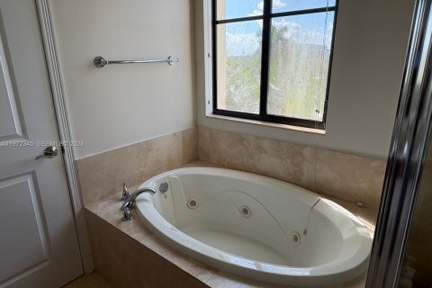 Condo in Sunrise, Florida, 3 bedrooms  № 2034111 - photo 11