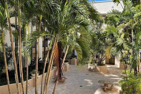 Condo in Sunrise, Florida, 3 bedrooms  № 2034111 - photo 19