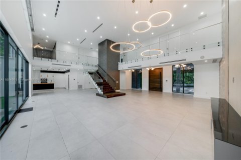 House in Pinecrest, Florida 7 bedrooms, 662.58 sq.m. № 1695855 - photo 15