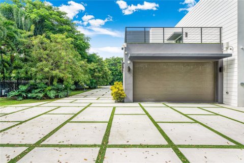 House in Pinecrest, Florida 7 bedrooms, 662.58 sq.m. № 1695855 - photo 5