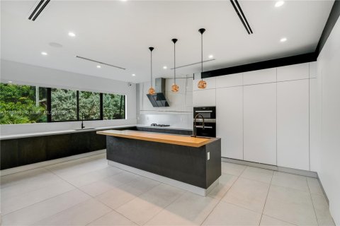 House in Pinecrest, Florida 7 bedrooms, 662.58 sq.m. № 1695855 - photo 26