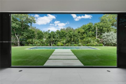 House in Pinecrest, Florida 7 bedrooms, 662.58 sq.m. № 1695855 - photo 21