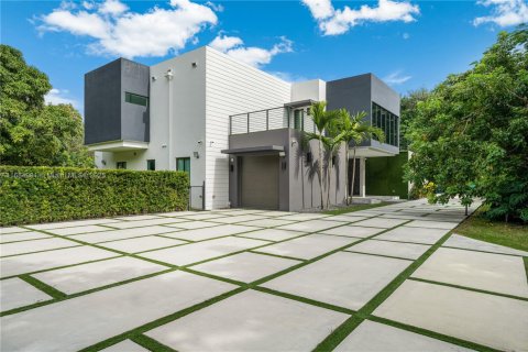 House in Pinecrest, Florida 7 bedrooms, 662.58 sq.m. № 1695855 - photo 4
