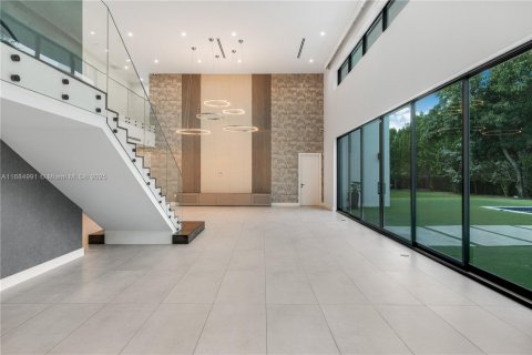 House in Pinecrest, Florida 7 bedrooms, 662.58 sq.m. № 1695855 - photo 25