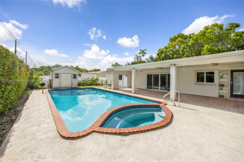 Casa en venta en Miami Springs, Florida, 5 dormitorios, 214.05 m2 № 1839371 - foto 18
