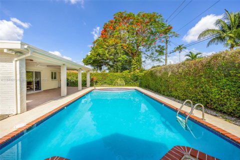 Casa en venta en Miami Springs, Florida, 5 dormitorios, 214.05 m2 № 1839371 - foto 19