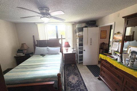 Condo in Tamarac, Florida, 2 bedrooms  № 2188165 - photo 7