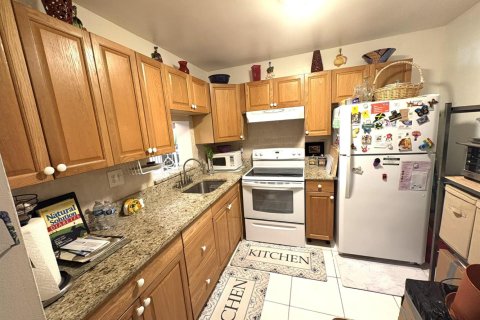 Condo in Tamarac, Florida, 2 bedrooms  № 2188165 - photo 3