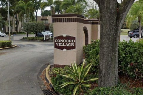 Condo in Tamarac, Florida, 2 bedrooms № 2188165