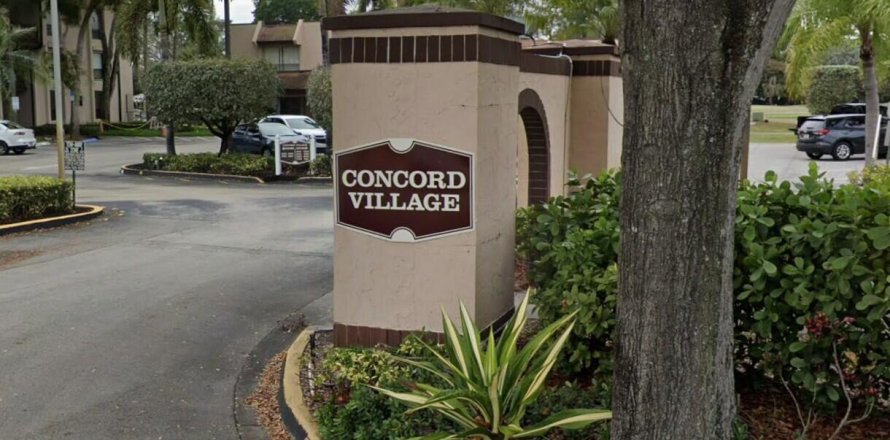 Condo in Tamarac, Florida, 2 bedrooms  № 2188165