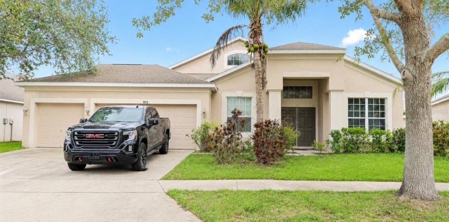 House in Ruskin, Florida 4 bedrooms, 240.52 sq.m. № 2224464