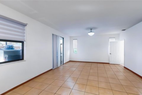 Casa en venta en Homestead, Florida, 5 dormitorios, 343.37 m2 № 2009186 - foto 10