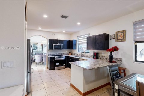 Casa en venta en Homestead, Florida, 5 dormitorios, 343.37 m2 № 2009186 - foto 15