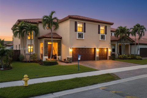 Casa en venta en Homestead, Florida, 5 dormitorios, 343.37 m2 № 2009186 - foto 2