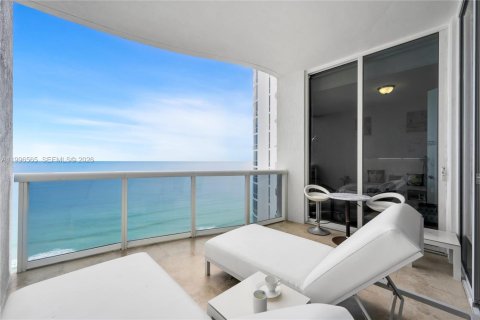 Condo in Sunny Isles Beach, Florida, 3 bedrooms № 2145927